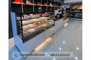 انواع یخچال قنادی در شیرینی فروشی صدف