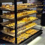 ویترین نان فانتزی ویولت - کافه گل و کیک و بیکری